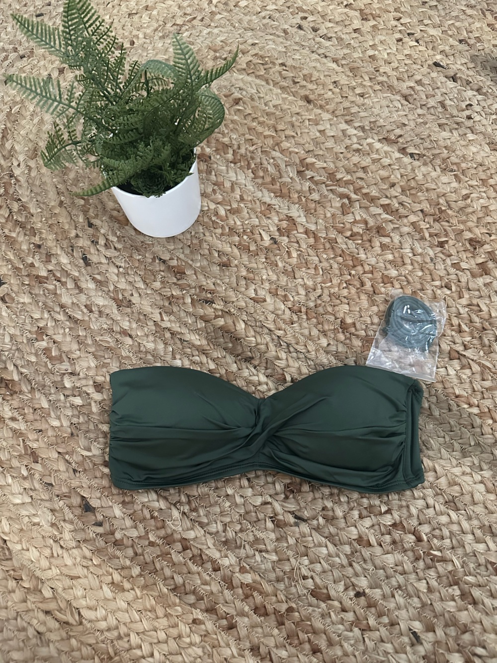 NWT OLIVE STRAPLESS BIKINI TOP